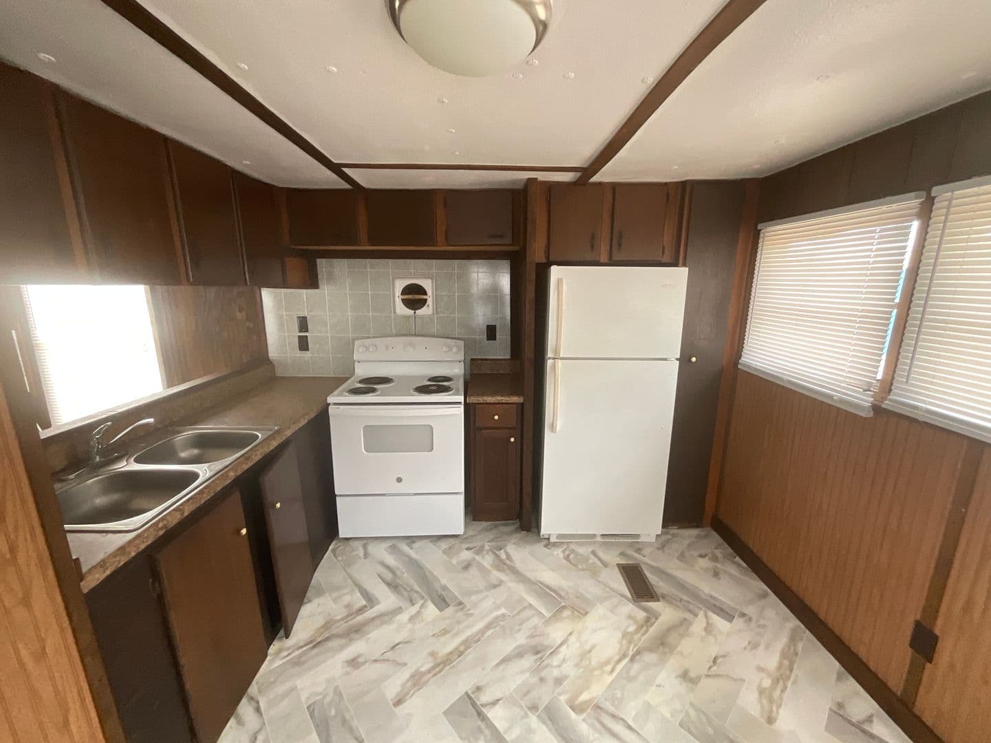 Augusta Apartment: 2609 Deans Bridge Road