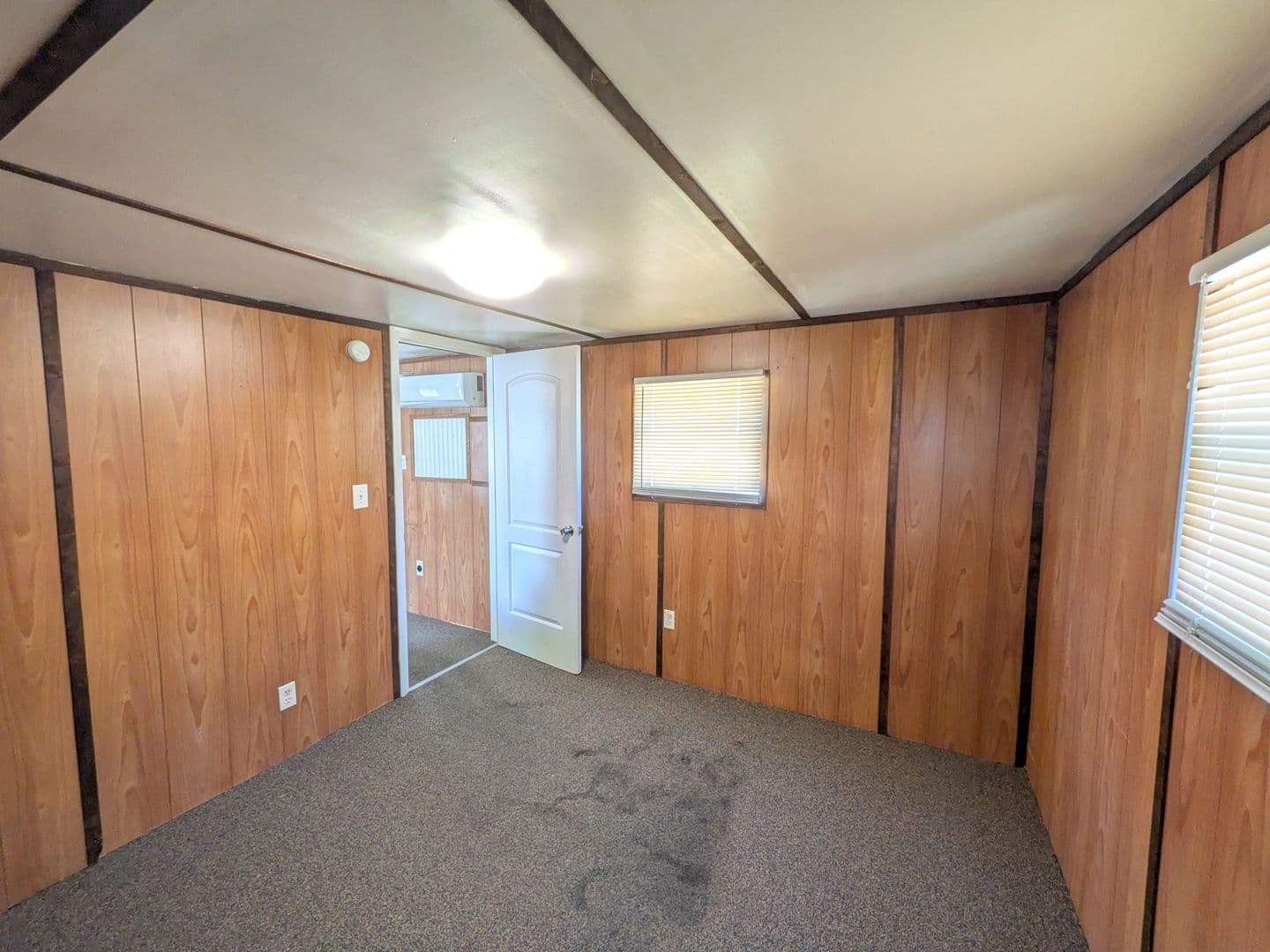 Augusta Apartment: 2609 Deans Bridge Road