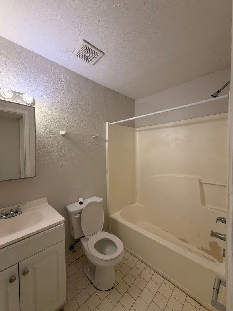 Augusta Apartment: 2219 Walden Drive