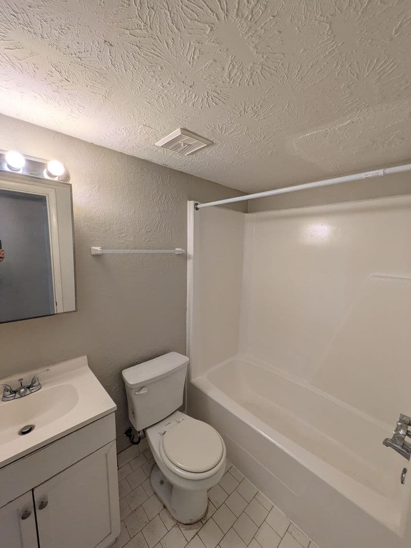 Augusta Apartment: 2219 Walden Drive