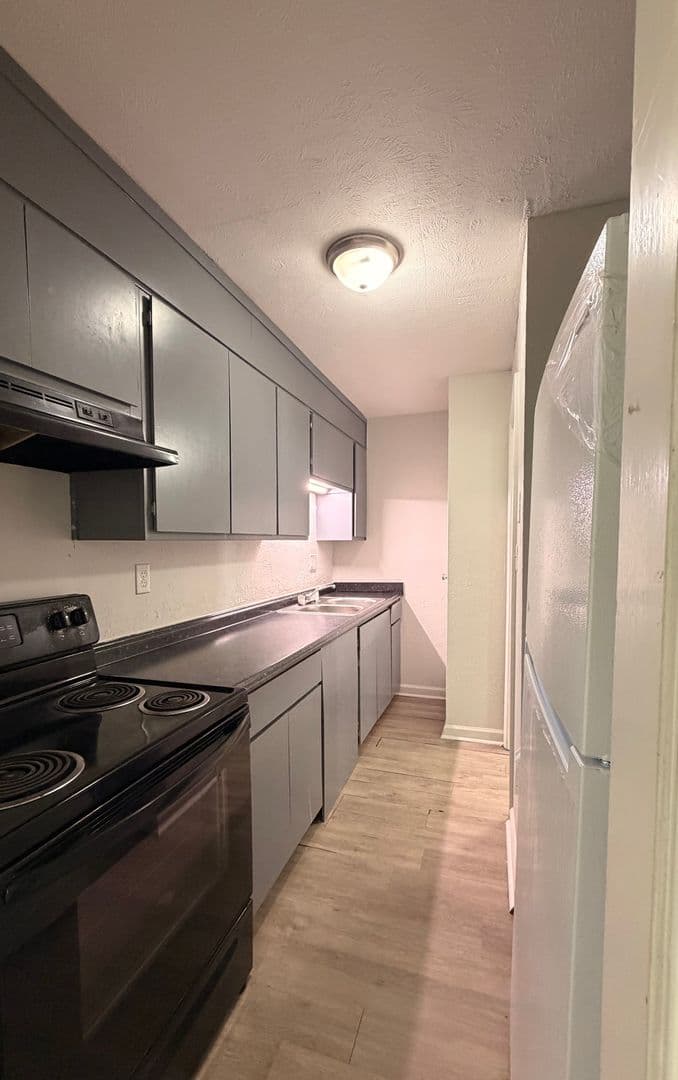 Augusta Apartment: 2219 Walden Drive