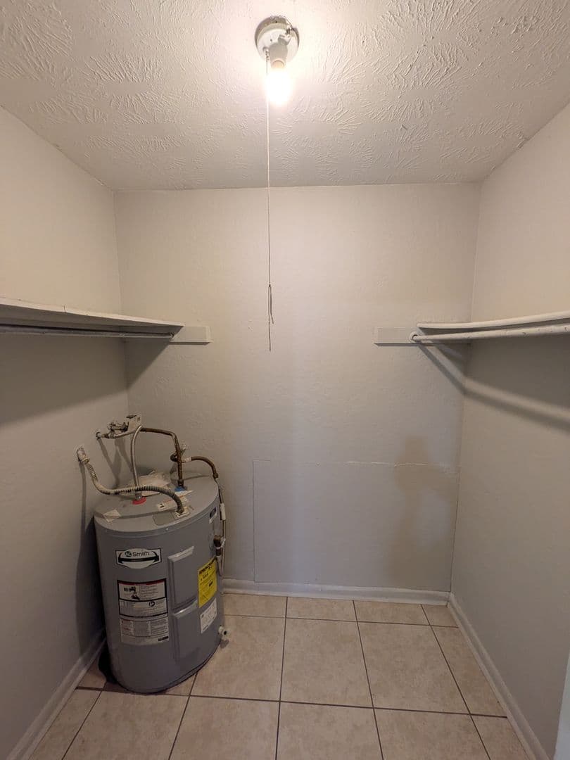 Augusta Apartment: 2219 Walden Drive