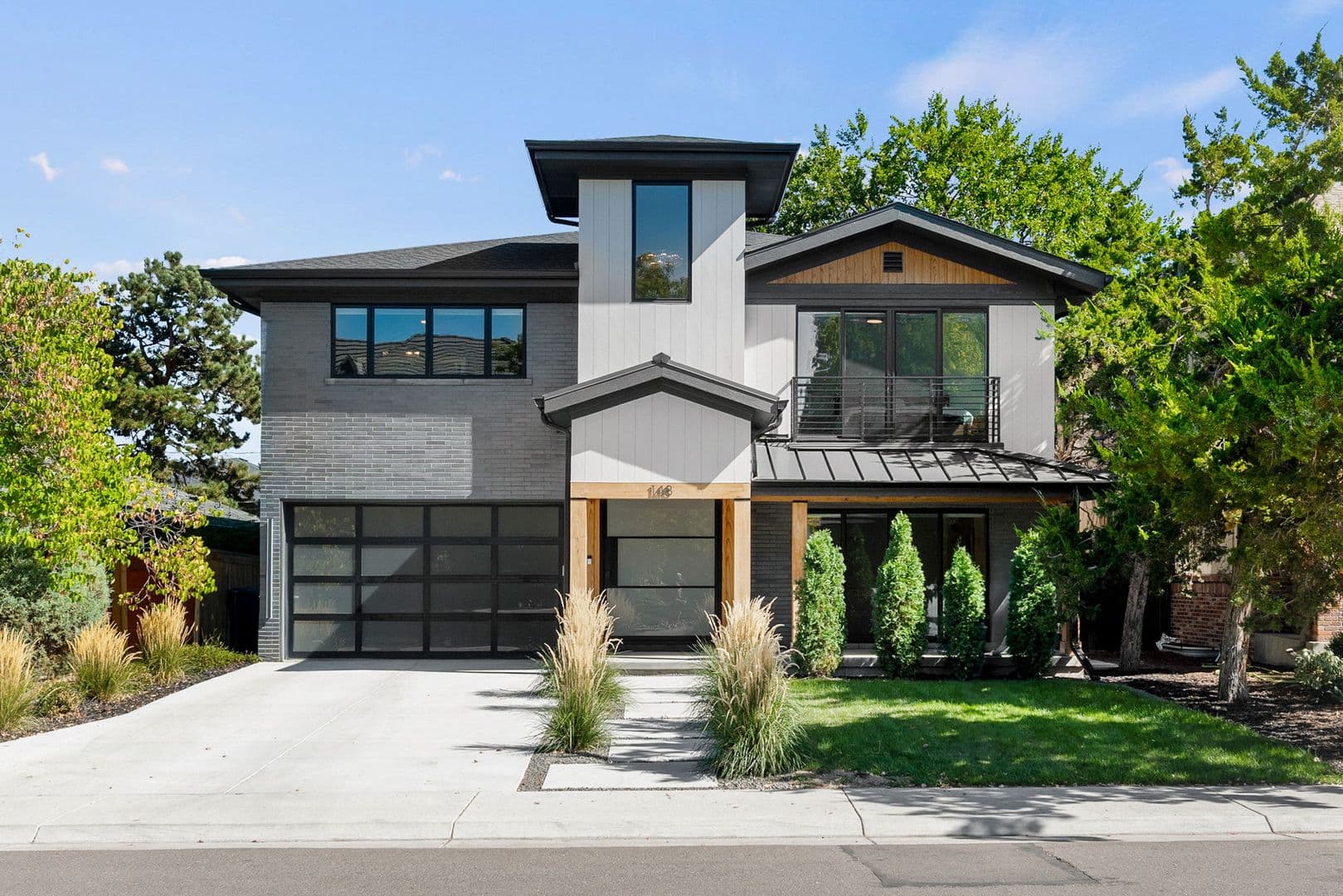 Denver House: 148 S Grape St