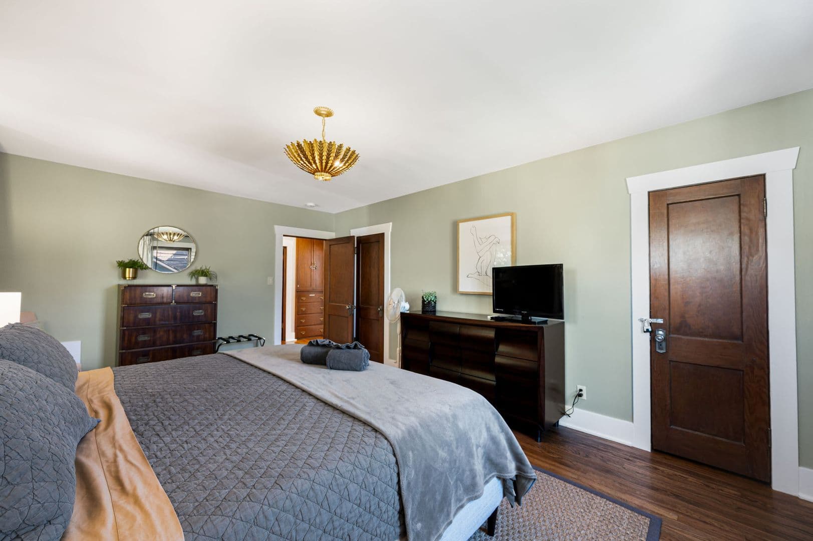 Denver House: 23 S Pearl St