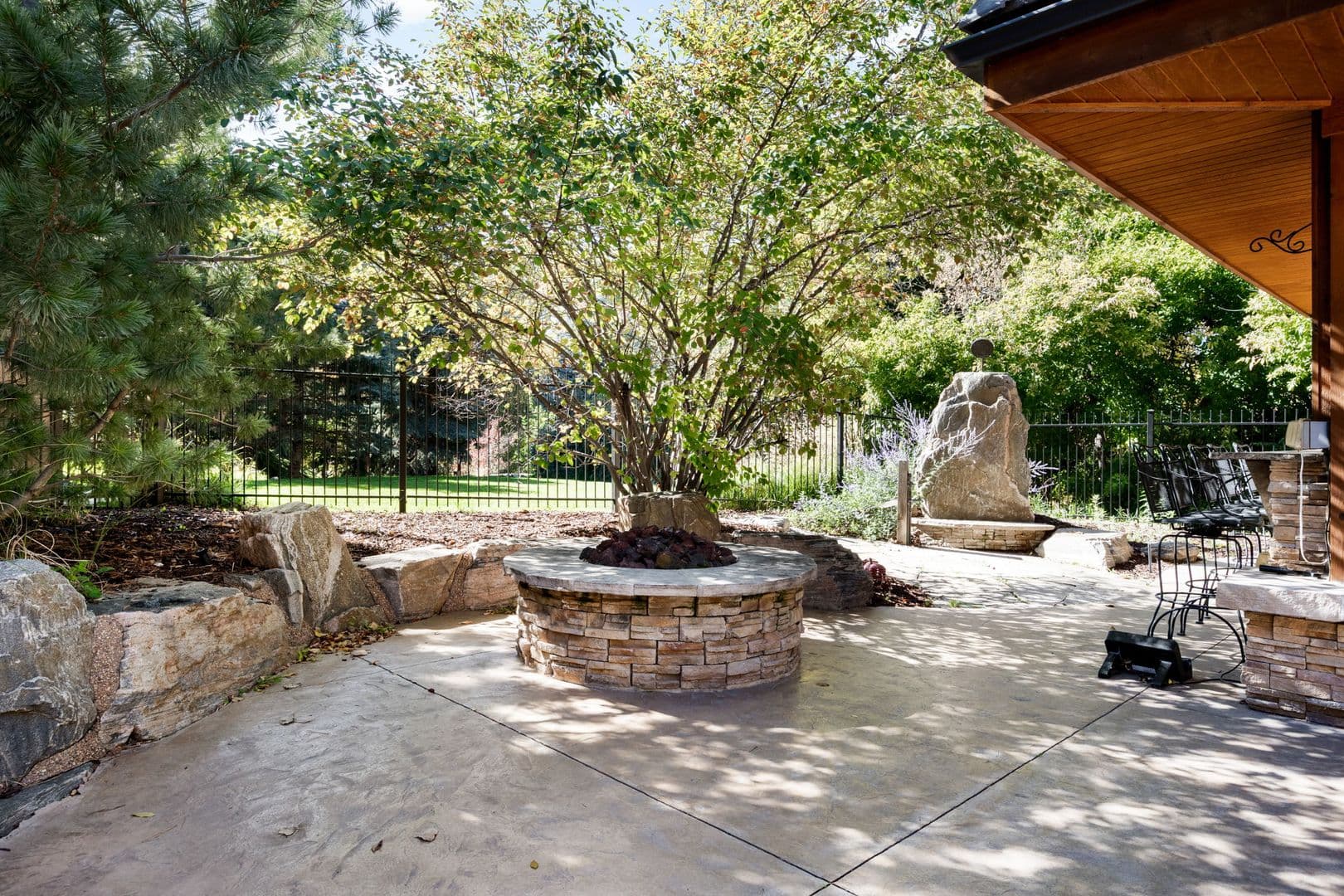 Littleton House: 1705 W Hinsdale Pl
