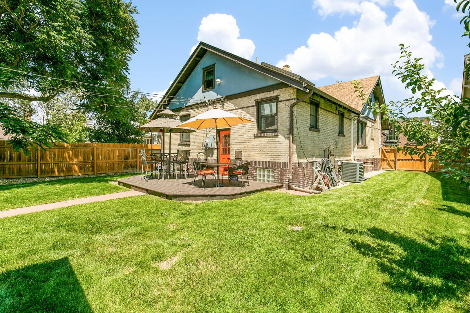 Denver House: 23 S Pearl St
