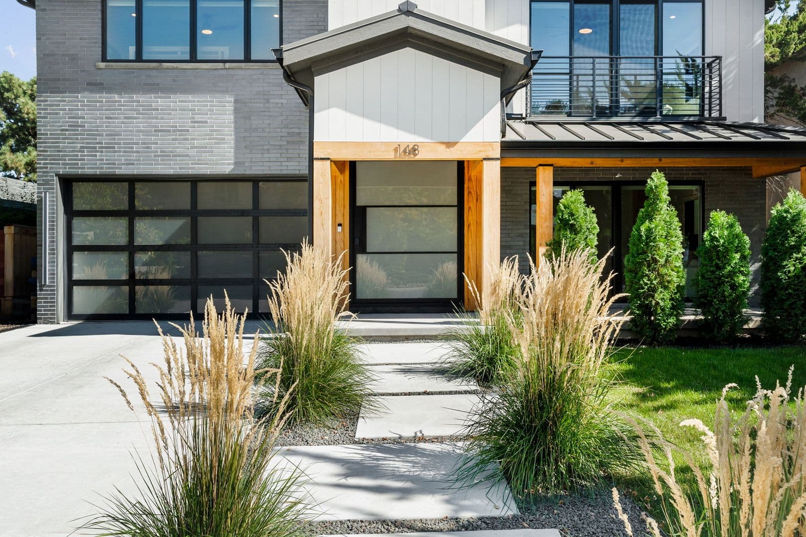 Denver House: 148 S Grape St