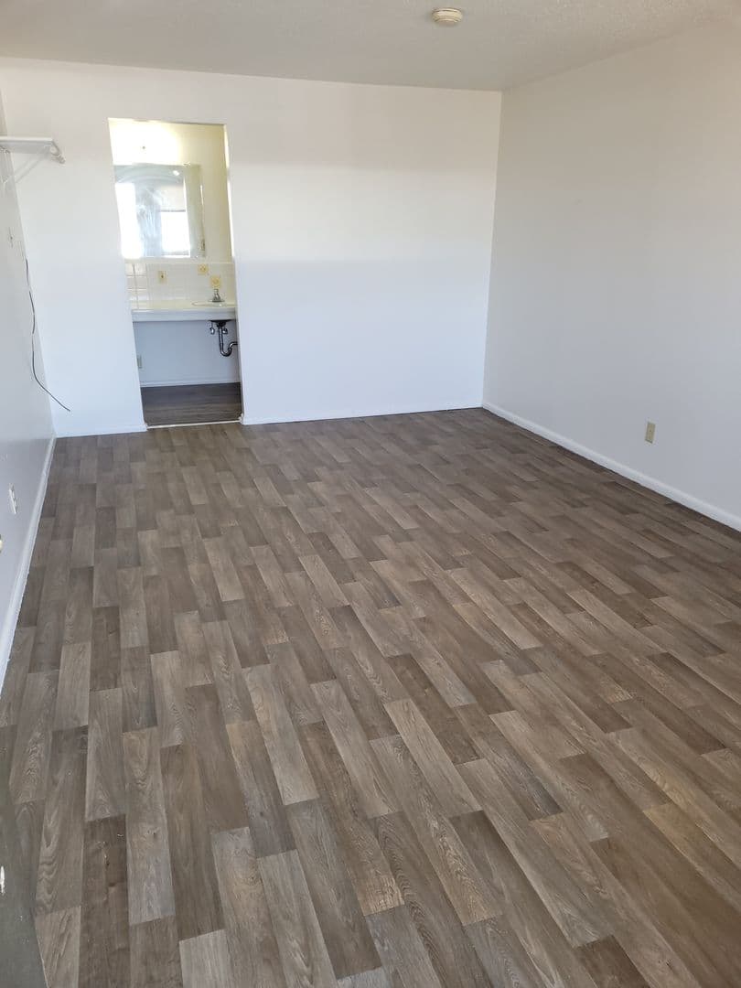 Miles City Apartment: 15 N. 5th
