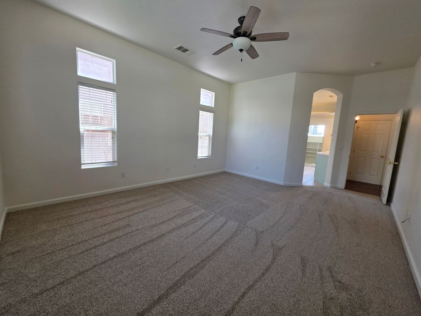 Visalia House: 1008 E. Arlen St