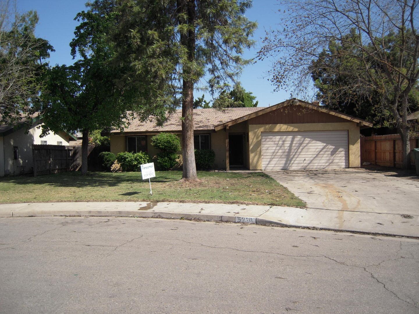 Visalia House: 5230 W. San Joaquin
