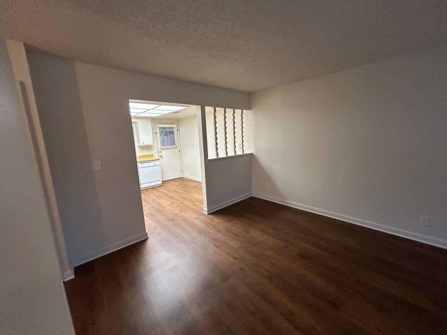 Visalia Apartment: 3940, 42, 44, 46 W. Hillsdale