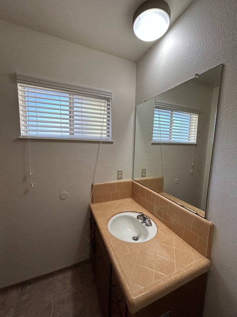 Visalia House: 5230 W. San Joaquin