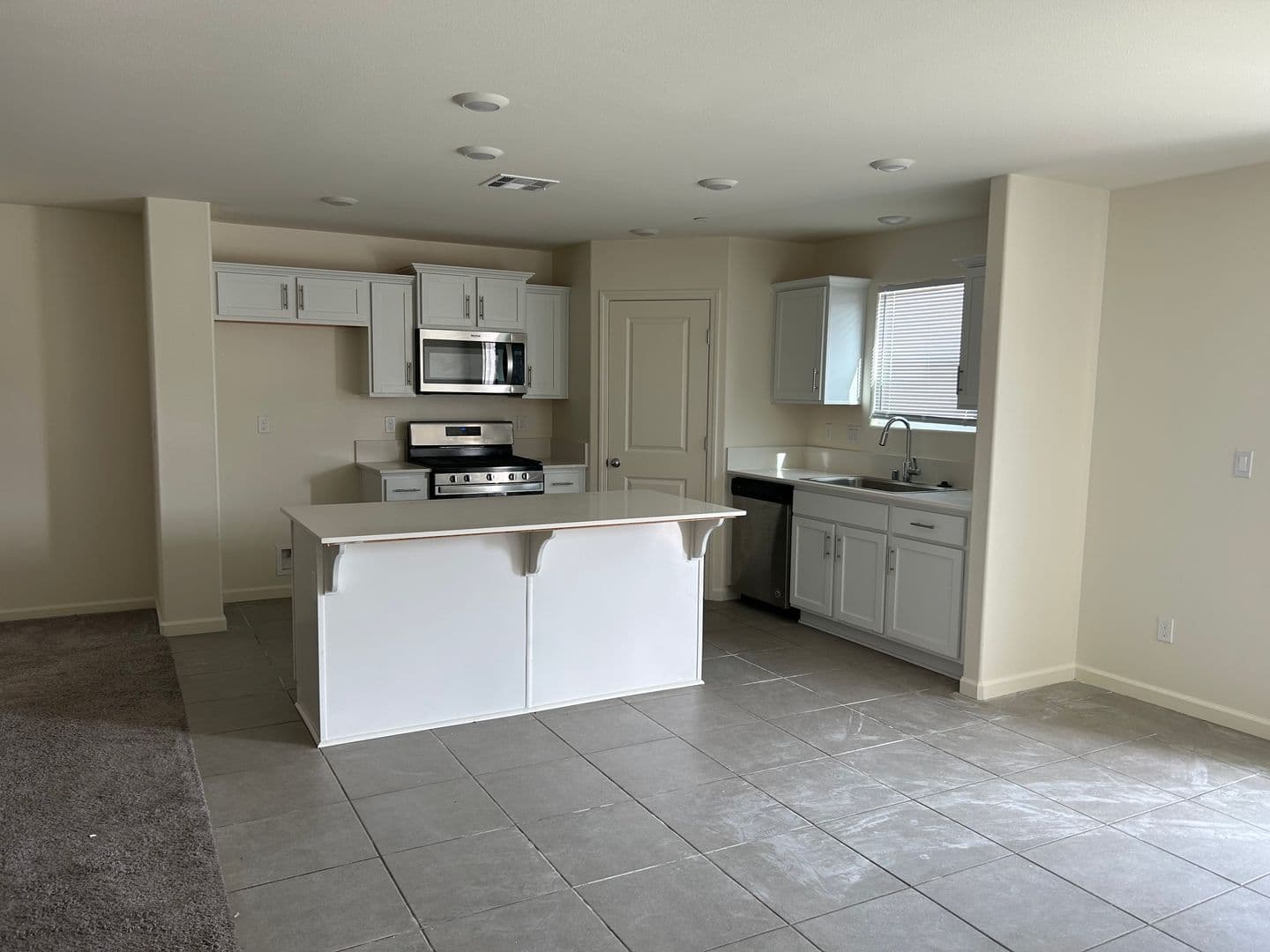 Visalia House: 3330 N. Garden St