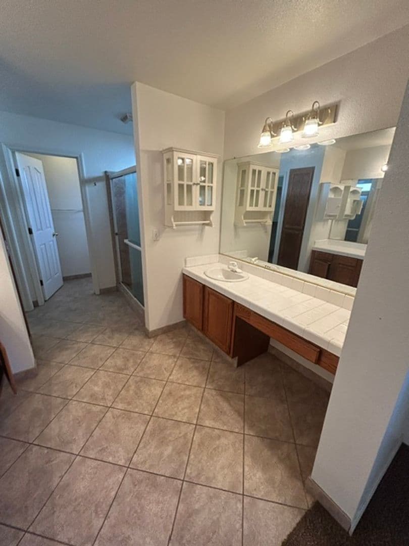 Visalia House: 1040 S. Casablanca
