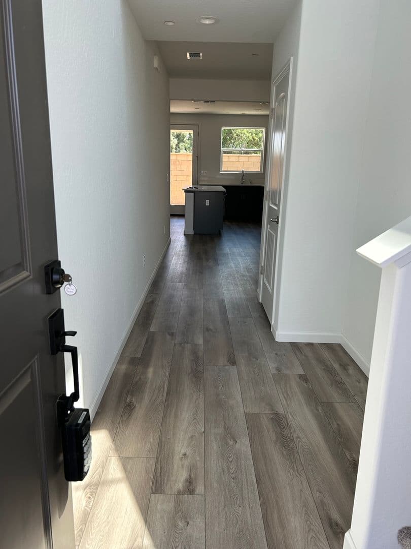 Visalia House: 1021 W. Payson