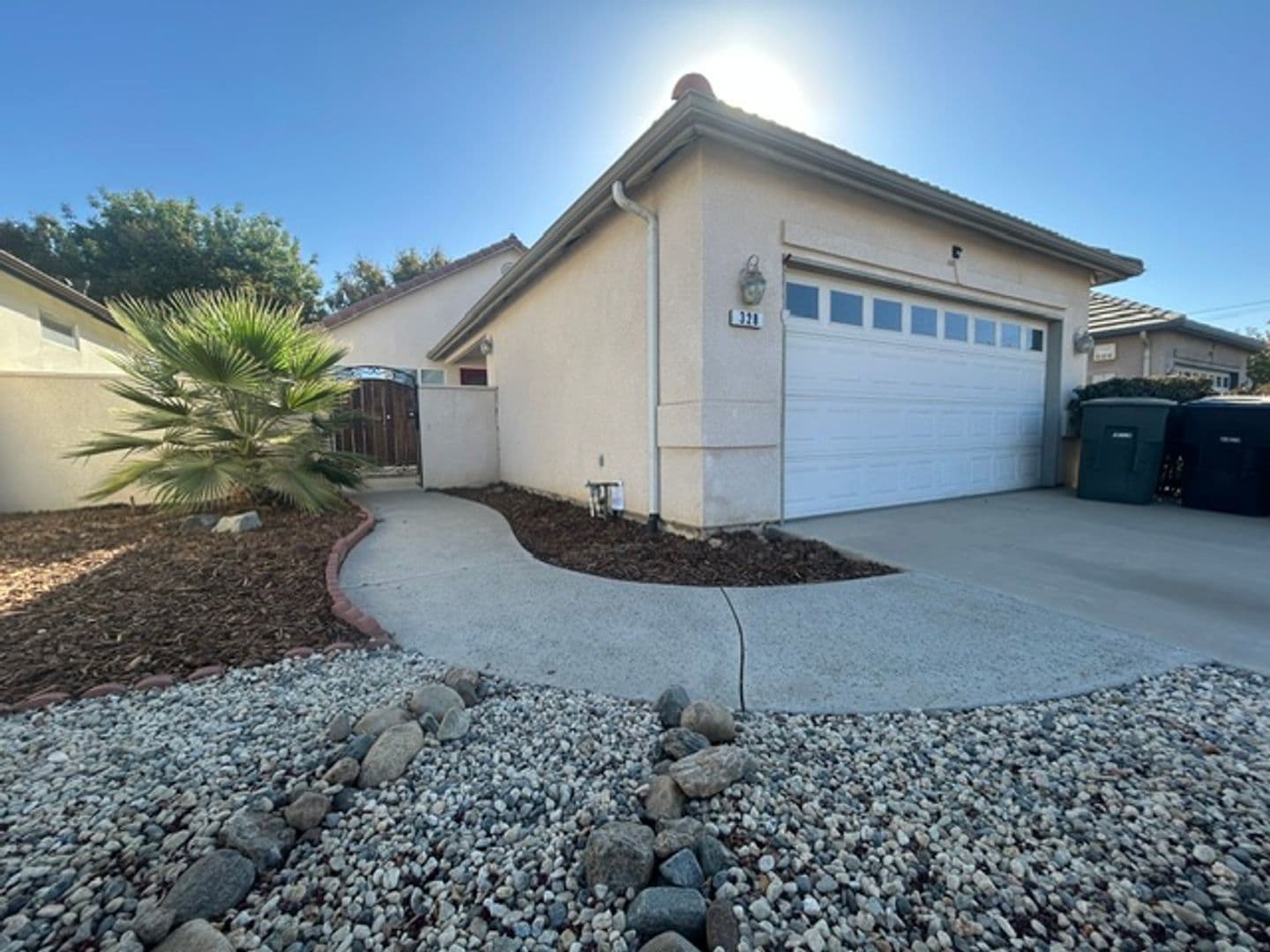 Visalia House: 328 S Holland CT