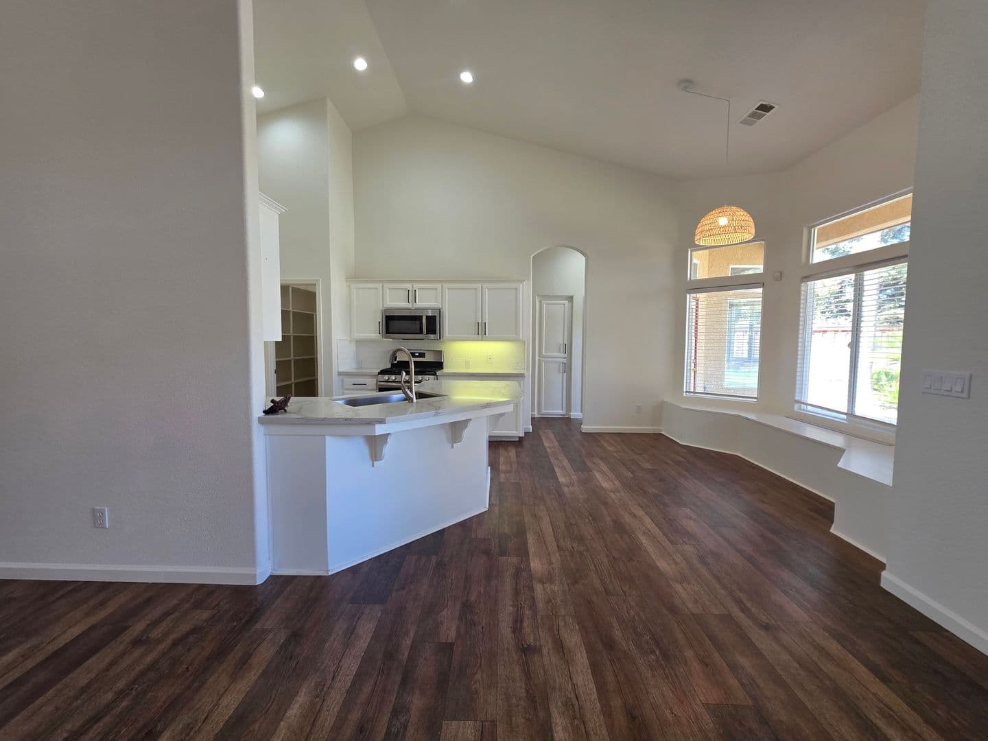 Visalia House: 1008 E. Arlen St
