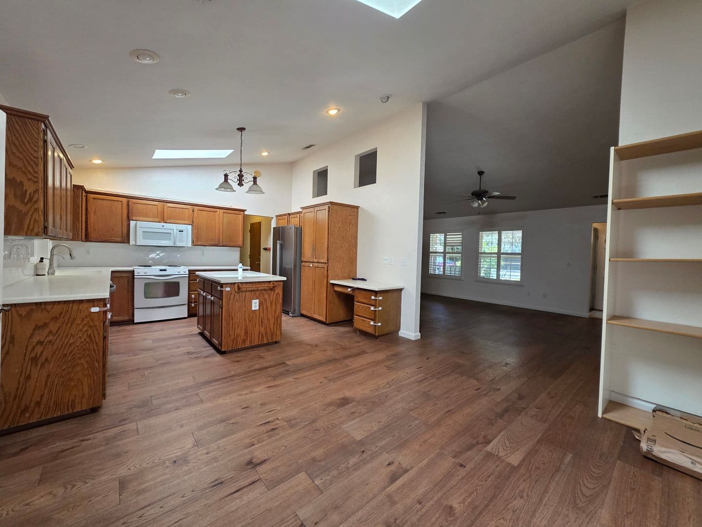 Visalia House: 2828 S Court Street