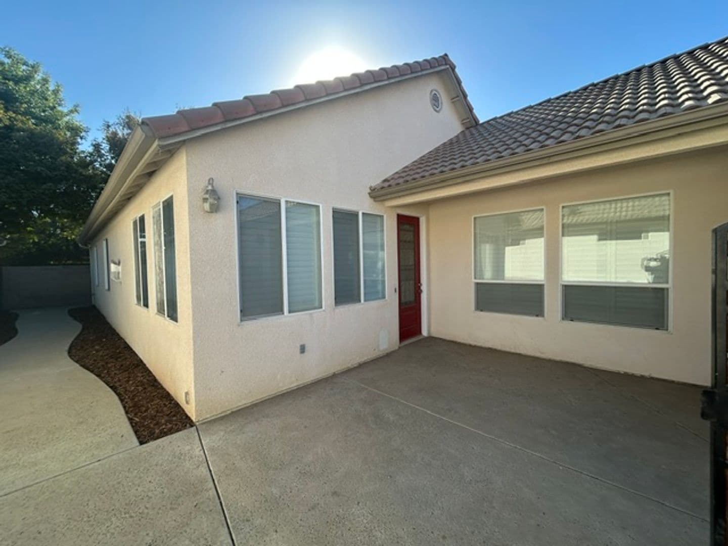 Visalia House: 328 S Holland CT