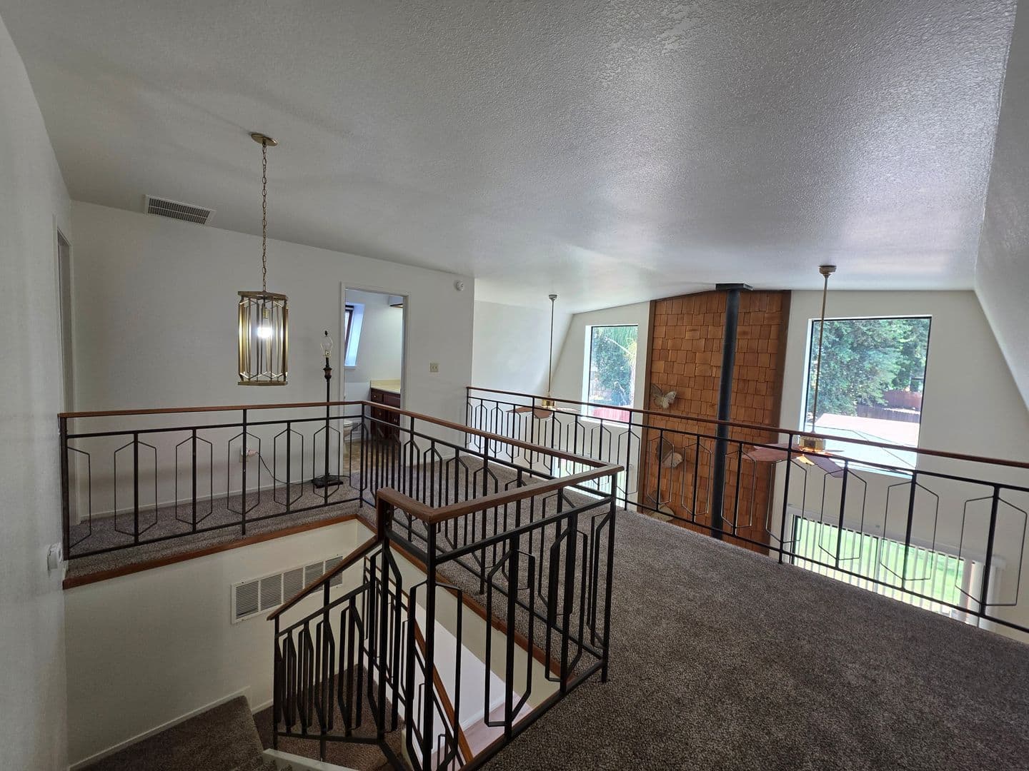 Visalia House: 2816 S Court Street