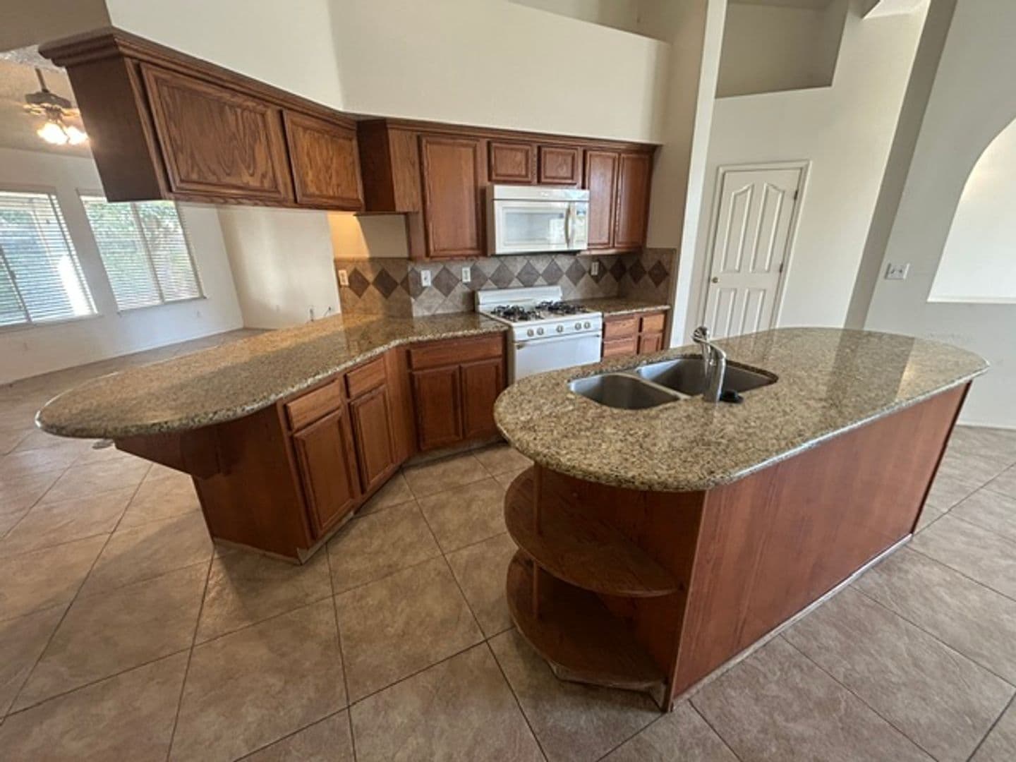 Visalia House: 1040 S. Casablanca