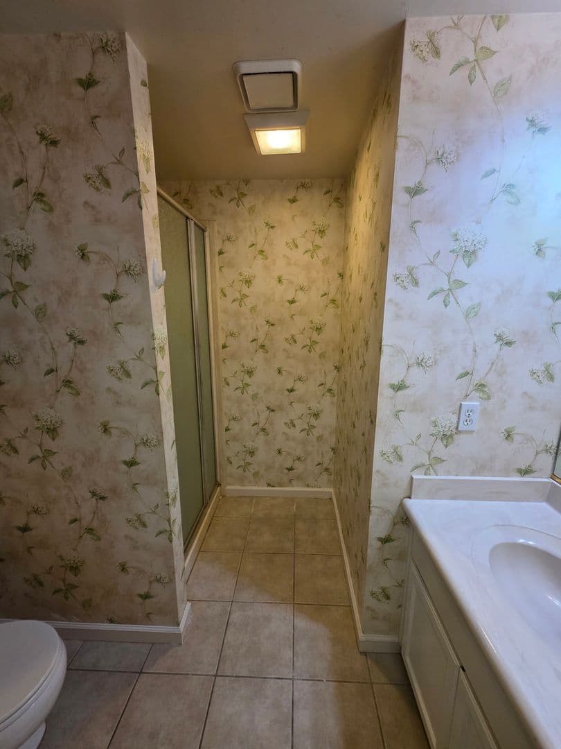 Visalia House: 2828 S Court Street