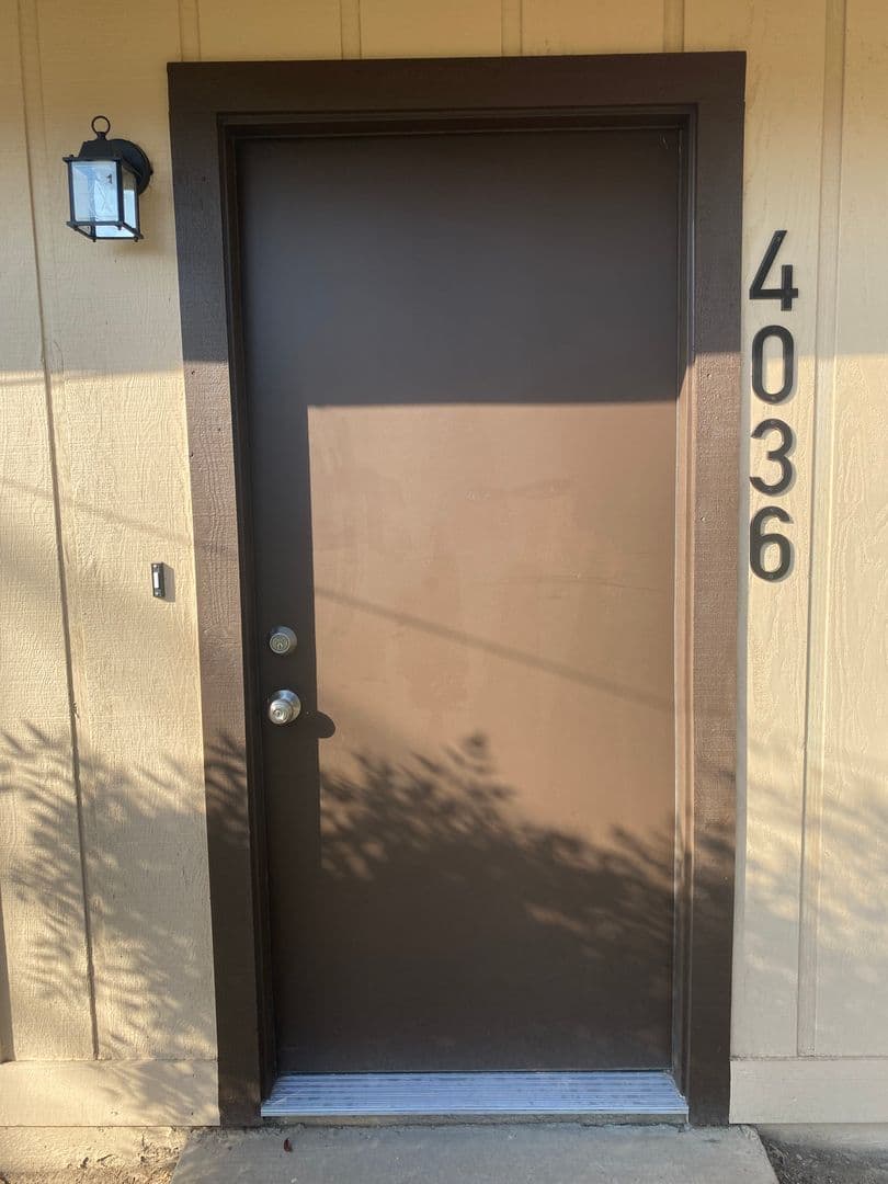 Visalia Apartment: 1134-1140 Chinowth / 4030-4036 Tulare