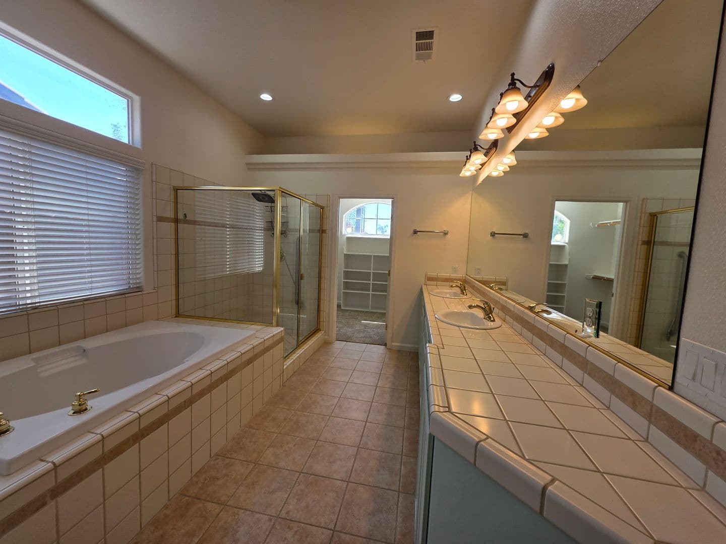 Visalia House: 1008 E. Arlen St
