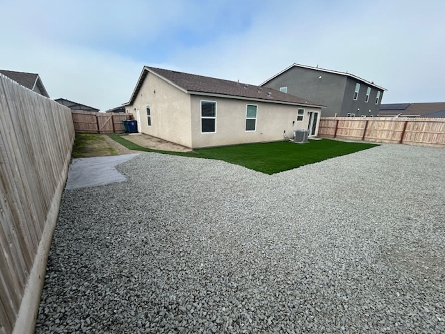 Tulare House: 490 Cromley St