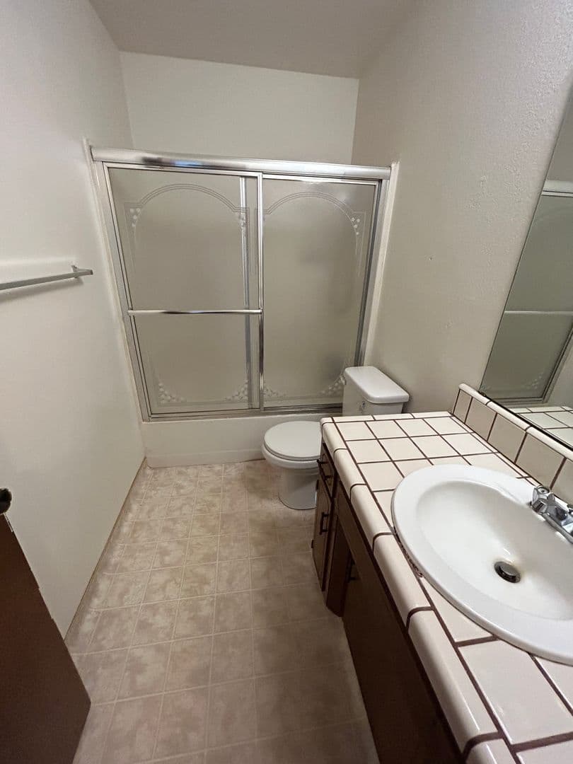 Visalia House: 5230 W. San Joaquin