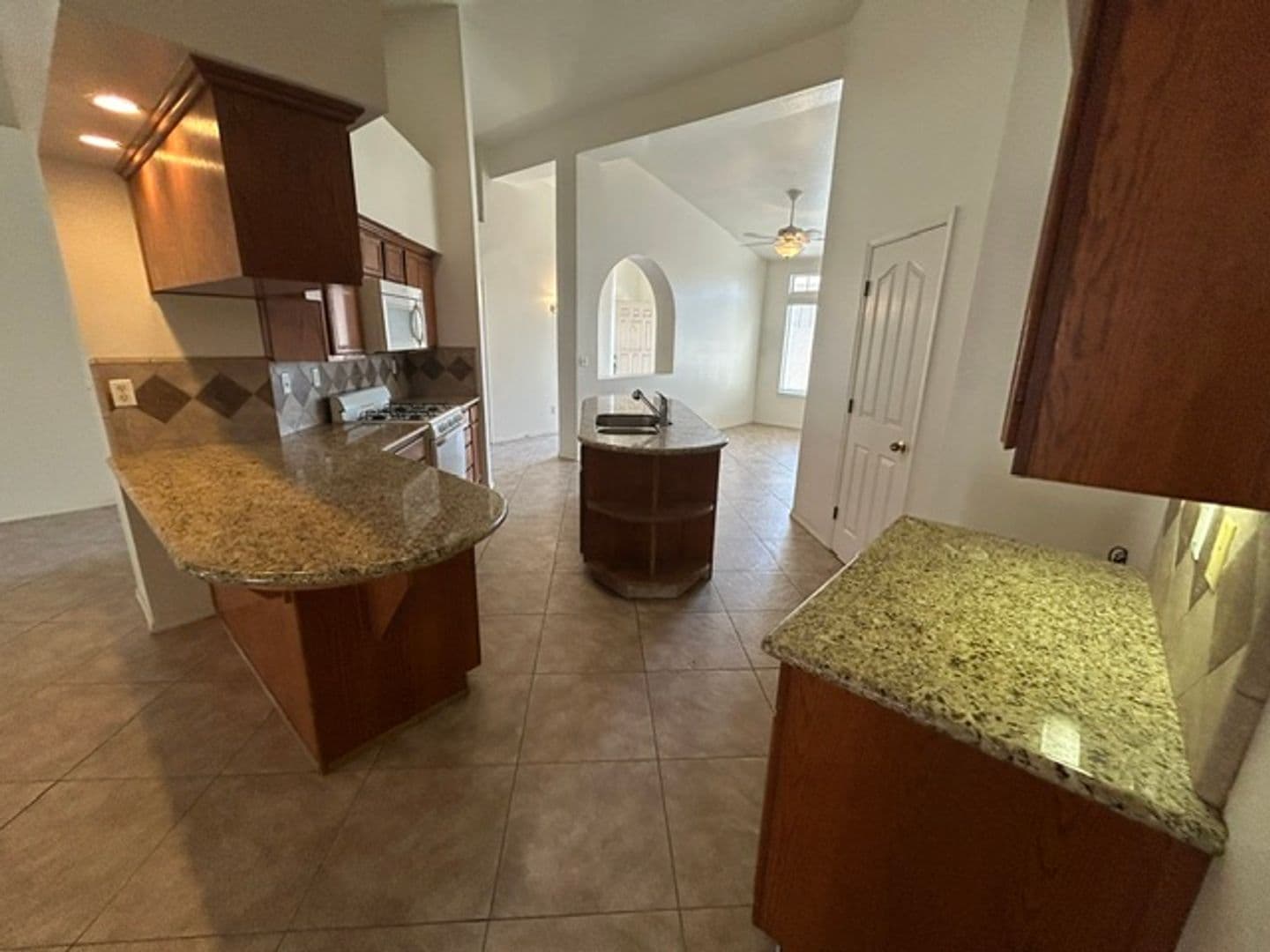 Visalia House: 1040 S. Casablanca