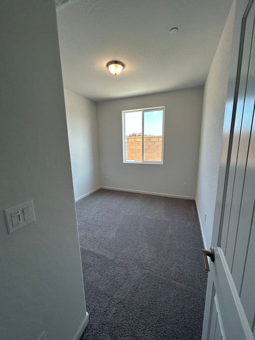 Visalia House: 1021 W. Payson