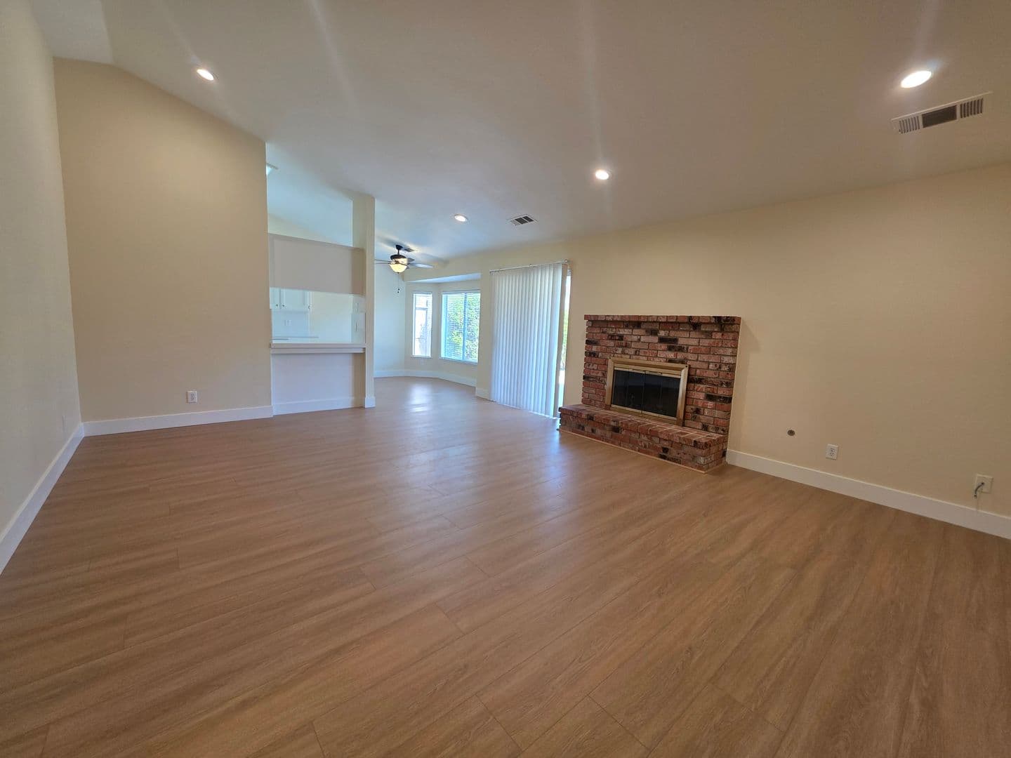 Visalia House: 444 N. Tommy St