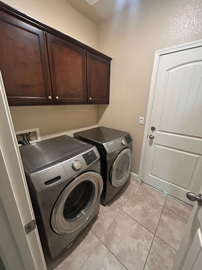 Visalia House: 3731 W Vine Ave