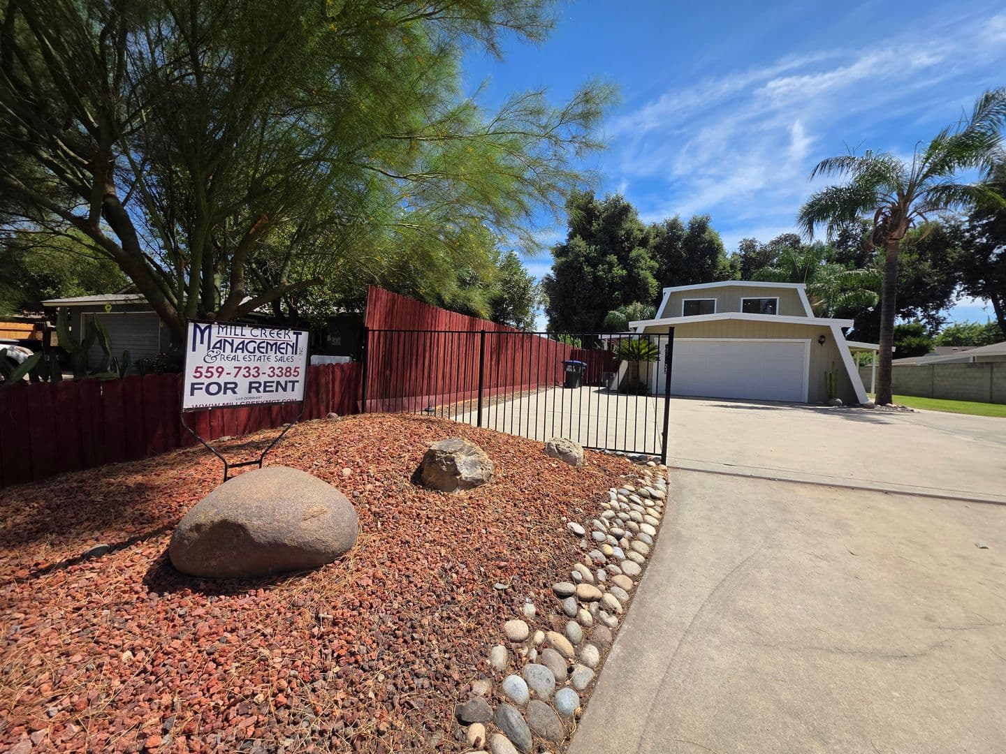 Visalia House: 2816 S Court Street