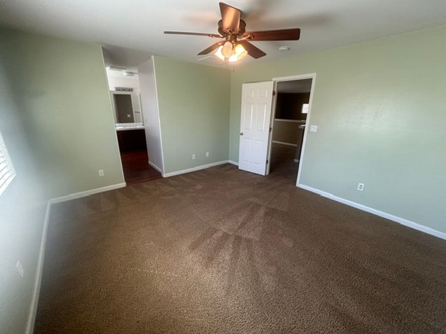 Visalia House: 2305 E Dorothea Ave