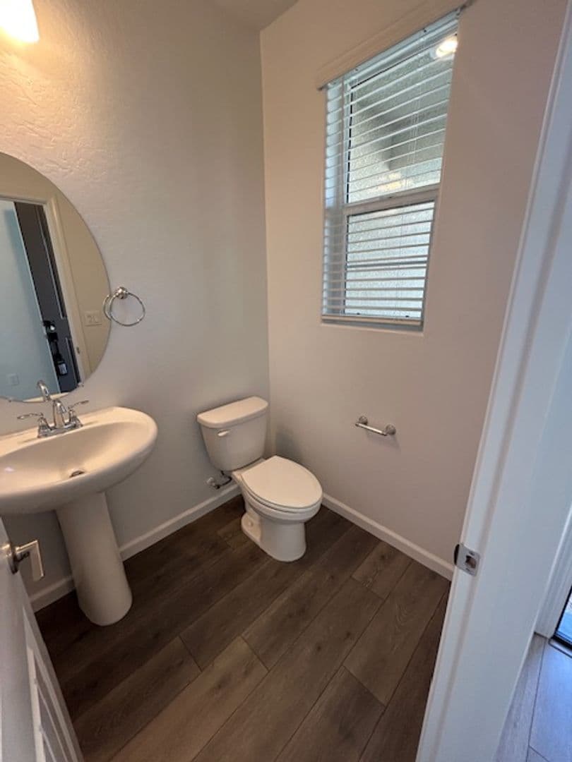 Visalia House: 3016 N. Chapel St