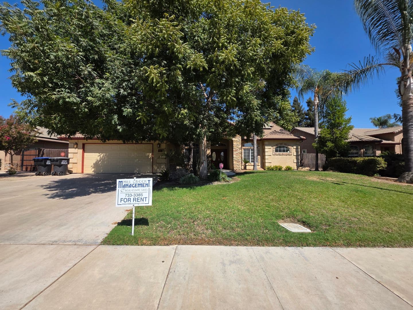 Visalia House: 1008 E. Arlen St
