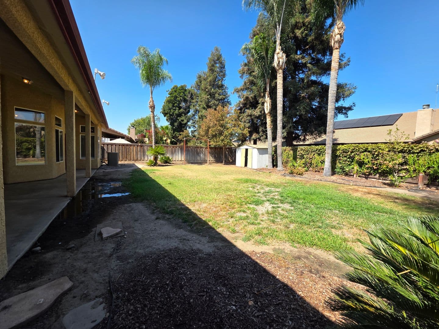 Visalia House: 1008 E. Arlen St