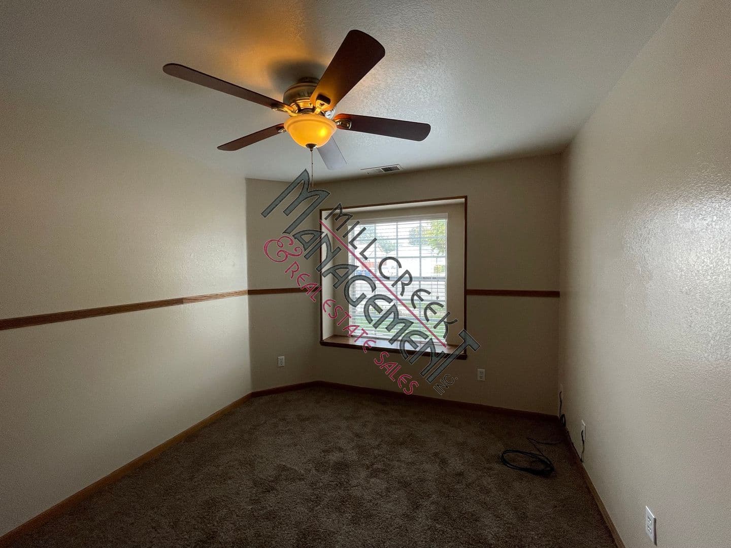 Tulare House: 1913 Del Monte Ct