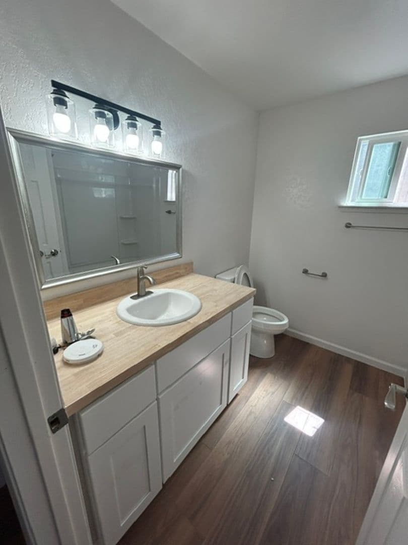 Visalia Apartment: 3940 S. Shady Ct.