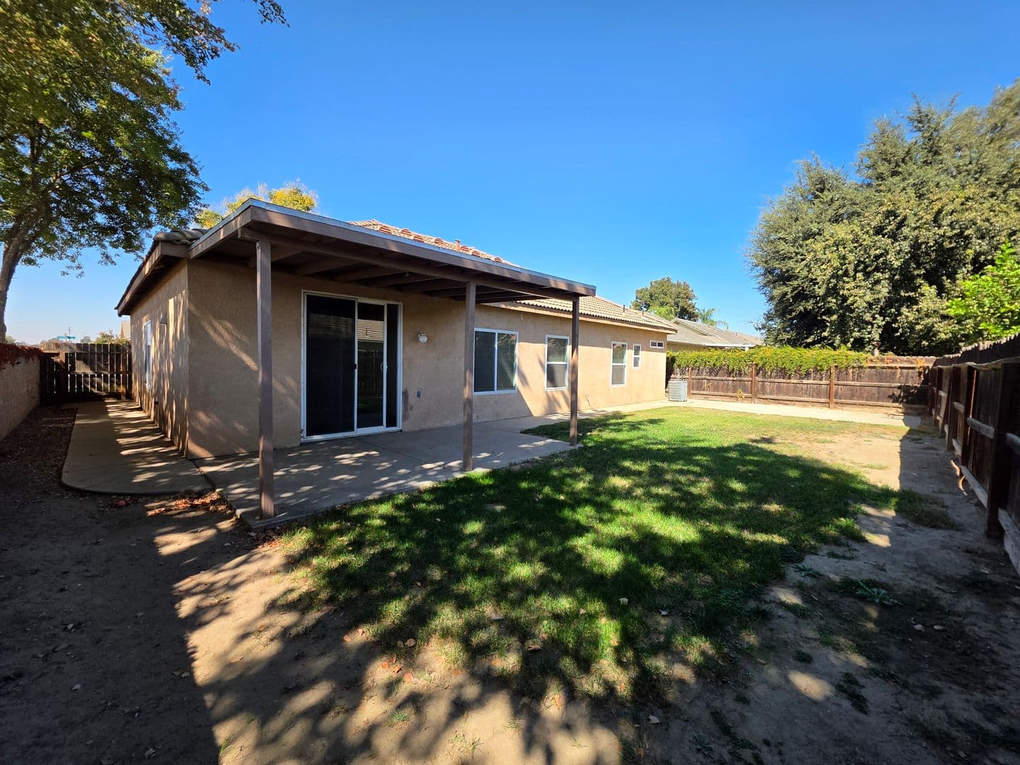 Visalia House: 104 N. Preston St