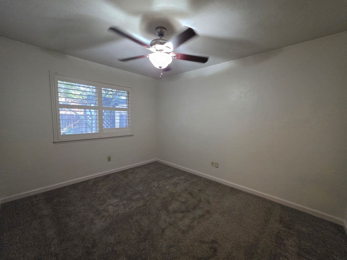Visalia House: 2828 S Court Street
