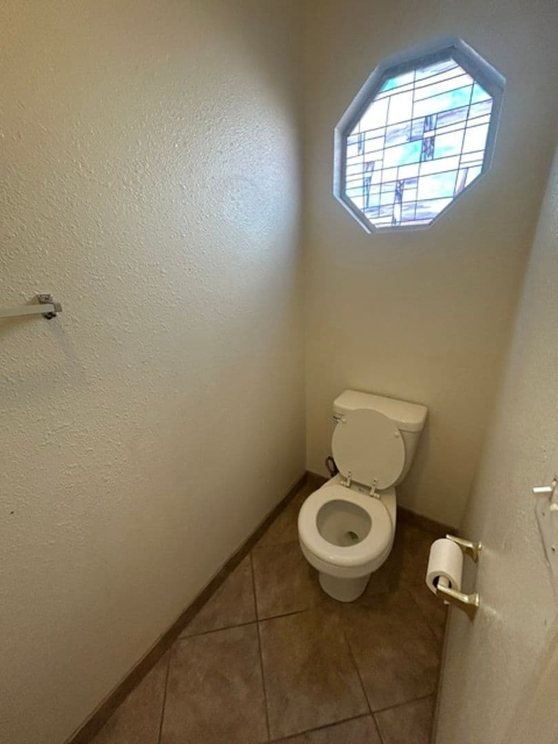 Visalia House: 1040 S. Casablanca