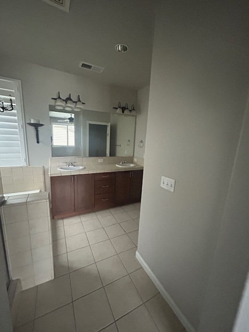 Visalia House: 4929 W Pianosa Ave