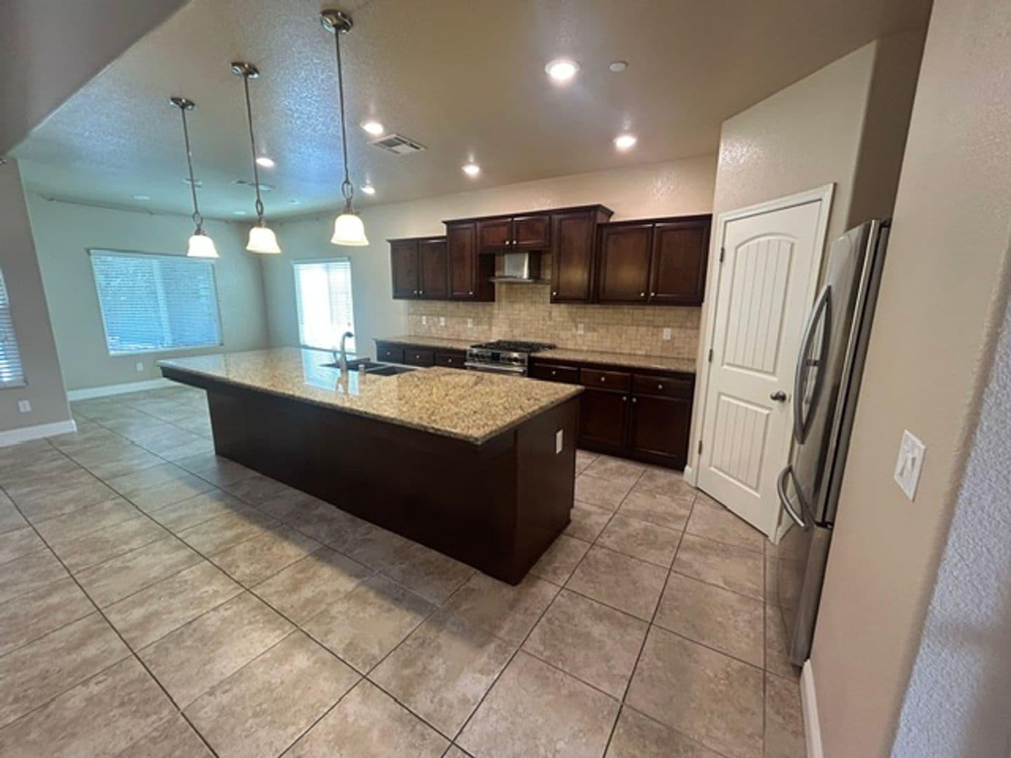 Visalia House: 3731 W Vine Ave