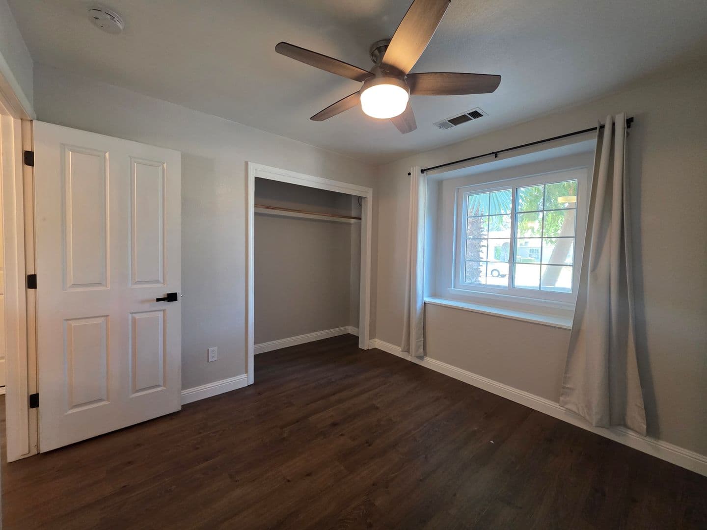 Visalia House: 1550 E. Vine Ct.
