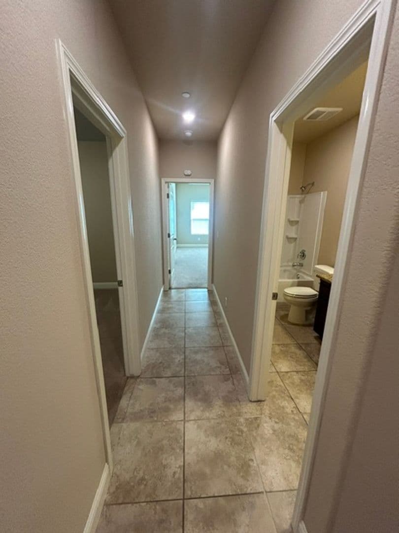 Visalia House: 3731 W Vine Ave
