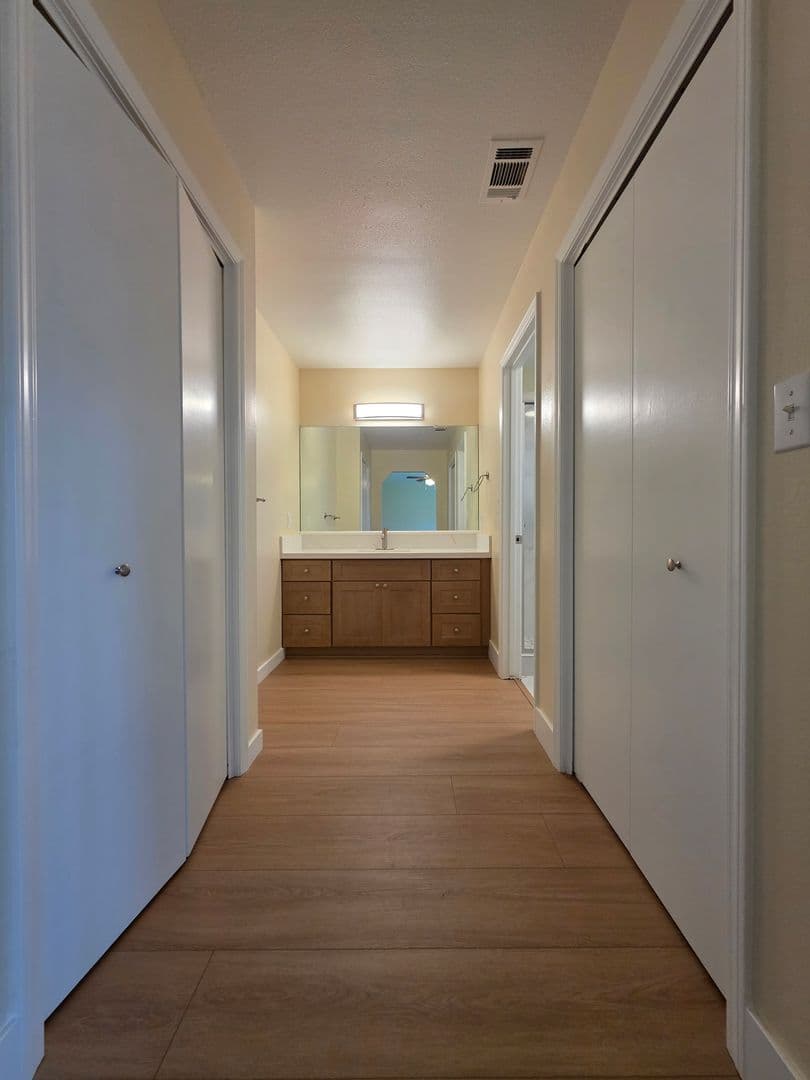 Visalia House: 444 N. Tommy St