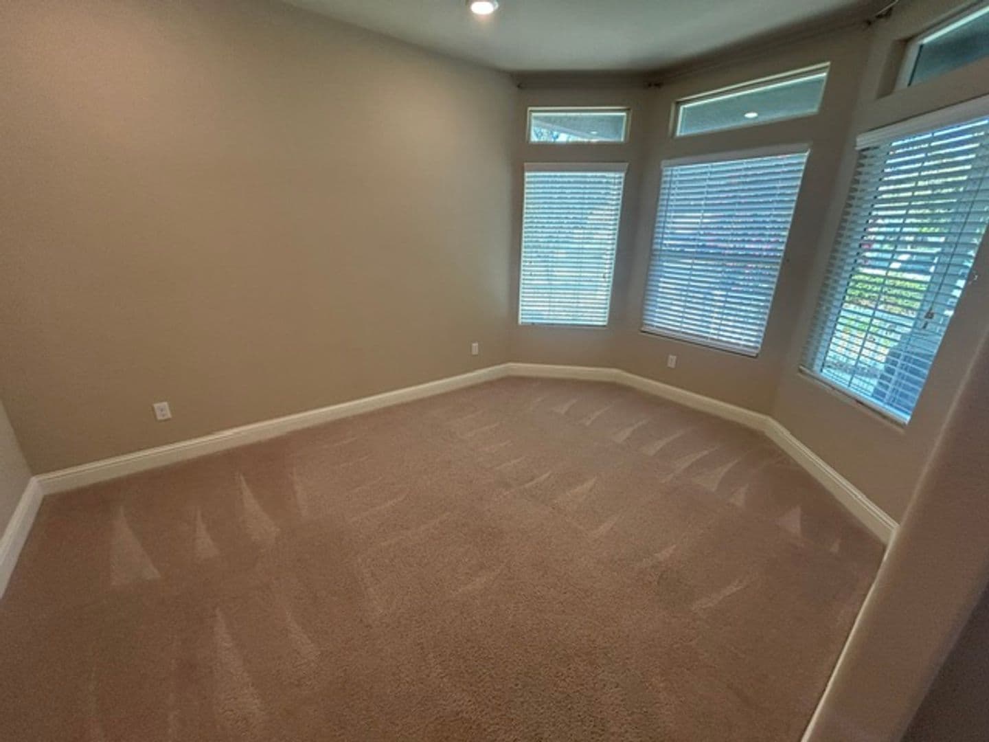Visalia House: 3731 W Vine Ave